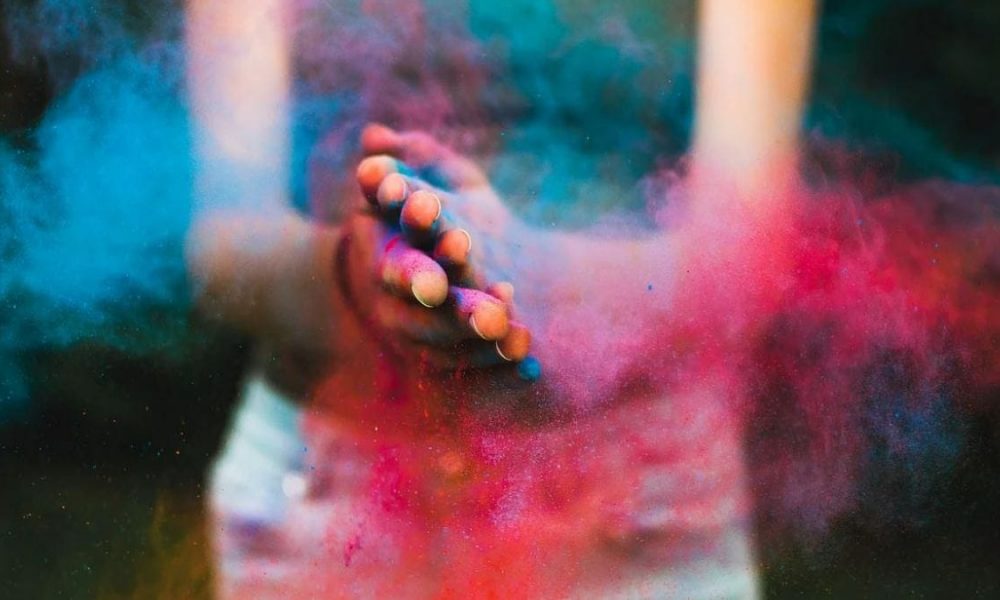 How to clean Holi colour stains from your smartphone
