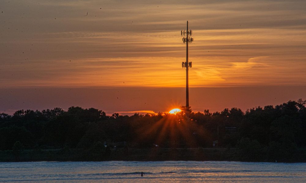 What Is 3G Cellular Service and Why Is It Being Shut Down? An Electrical Engineer Explains